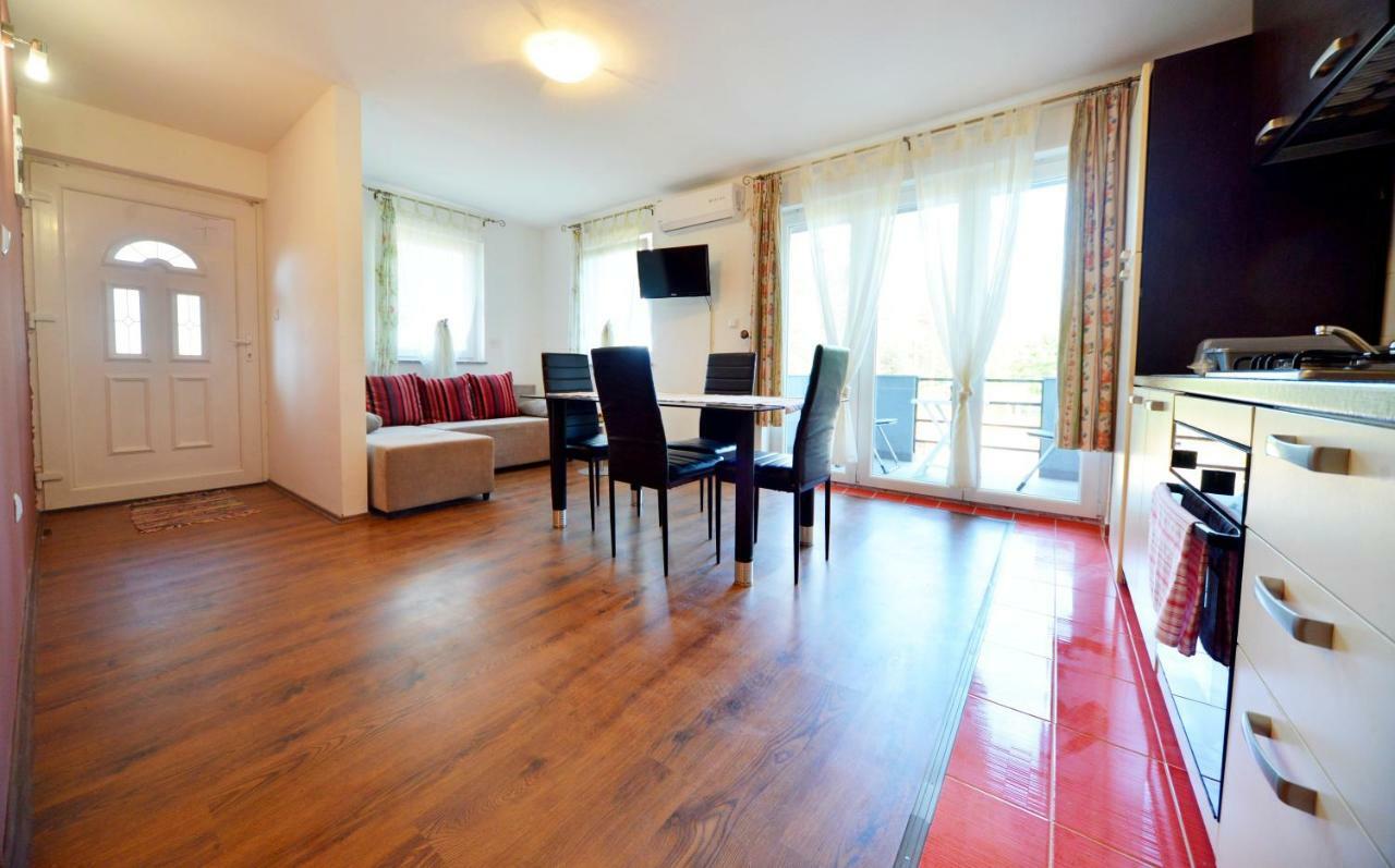 Guest House Rudine 斯诺基 外观 照片